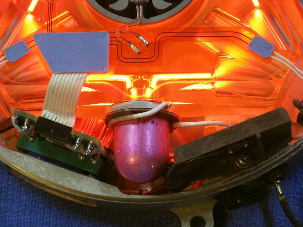 gg1342bottom_section_powered_closeup1.jpg