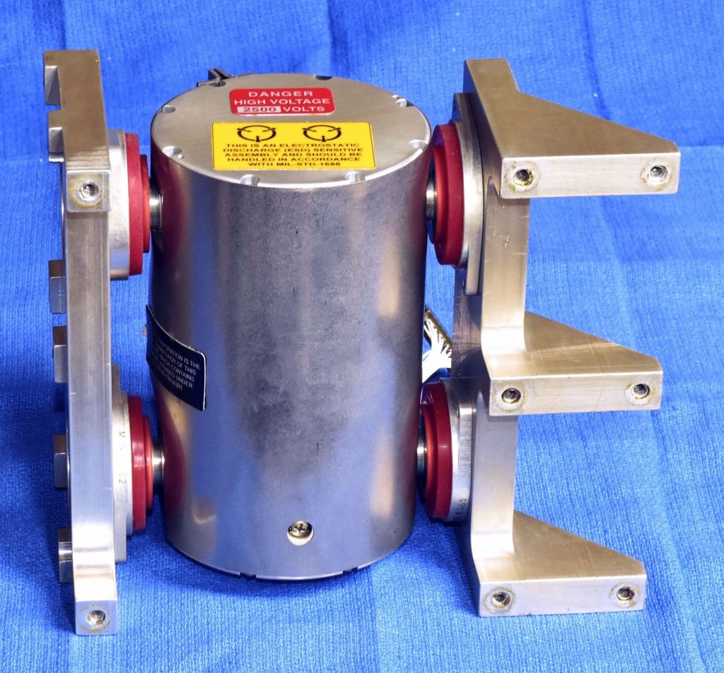 kearfottk600a37401_isap_with_mounts_front1.jpg
