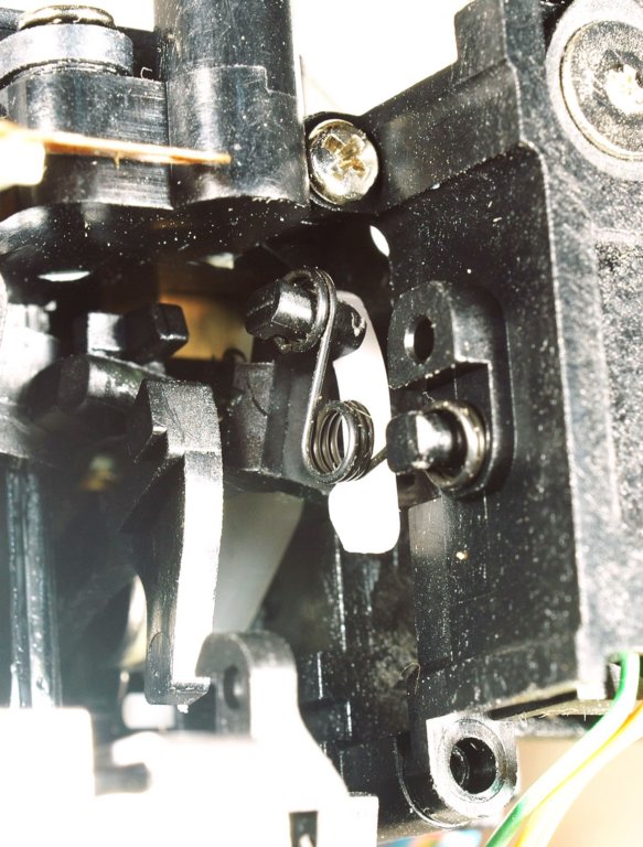 d80mirror_shutter_linkage.jpg