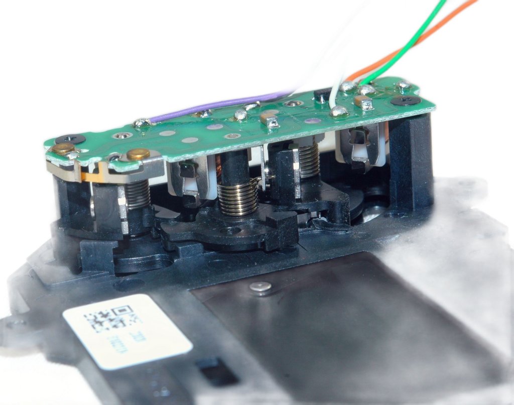 d80shutter_mechanism_inside.jpg